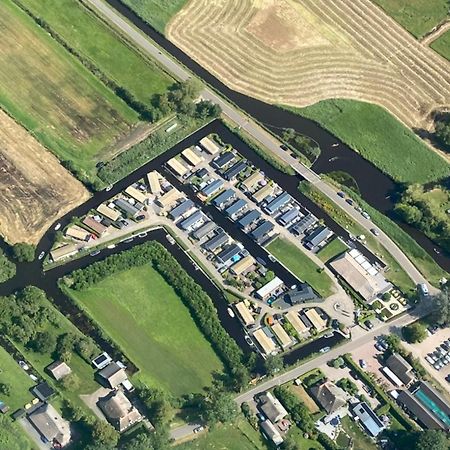 Wuivend Riet Gelegen Op Resort Venetie Giethoorn Exterior foto