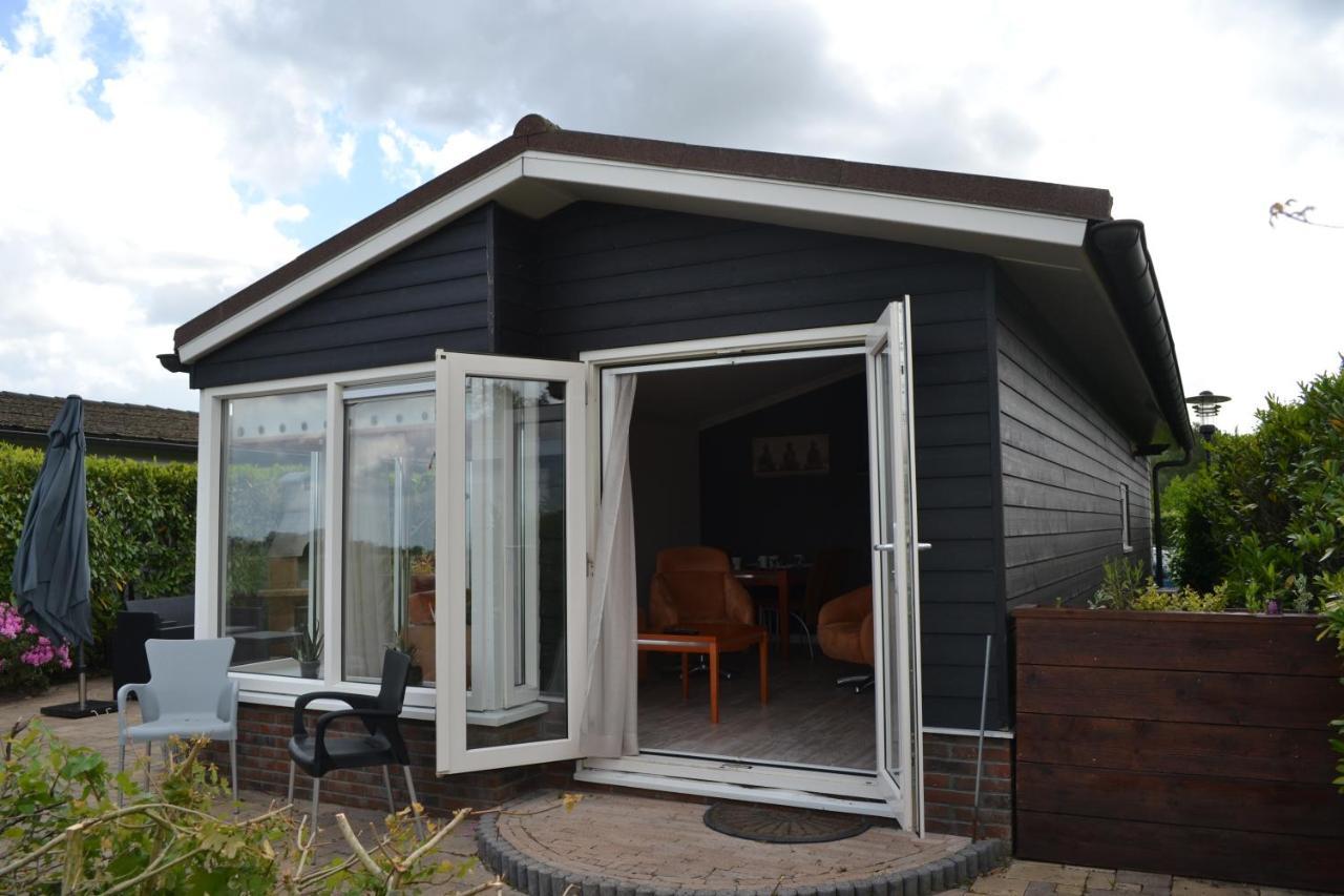 Wuivend Riet Gelegen Op Resort Venetie Giethoorn Exterior foto